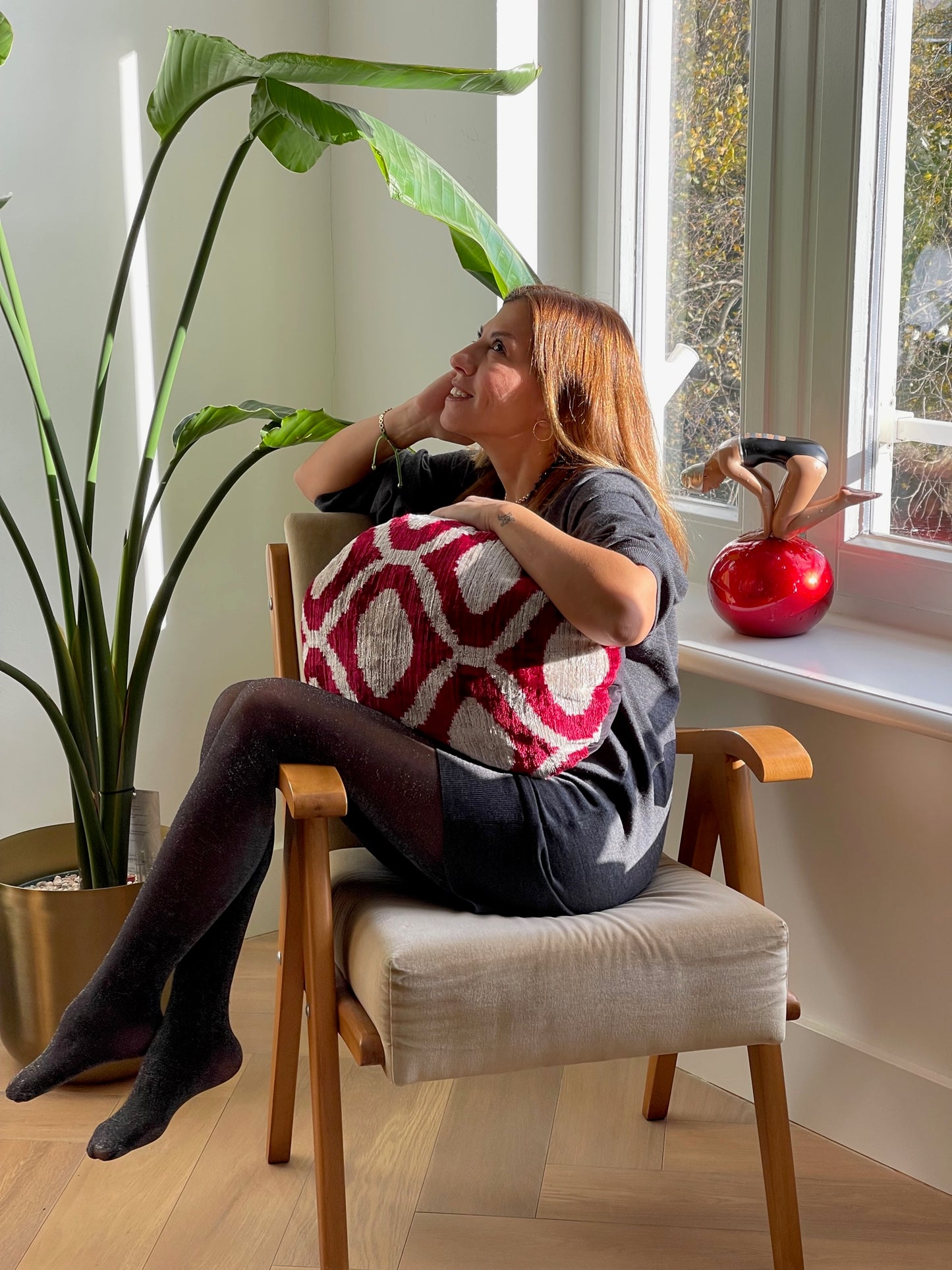 Bella Oval Silk/Velvet Cushion