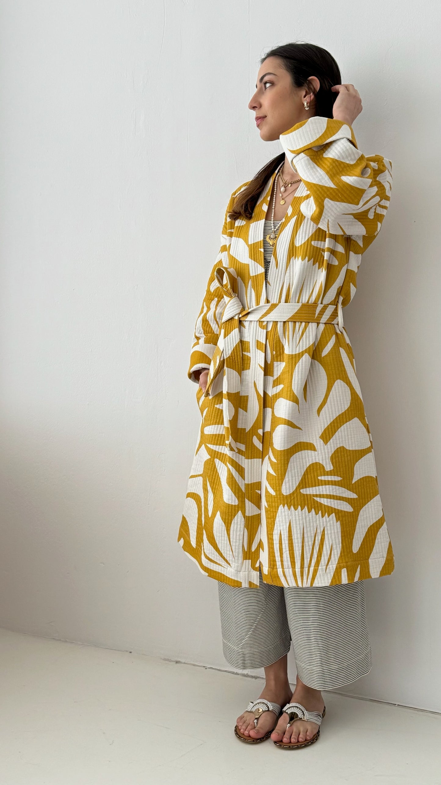 Yellow and white kimono - 100% cotton with contemporary pattern in warm yellow and off white, can be used as a bathrobe, homerobe or jacket